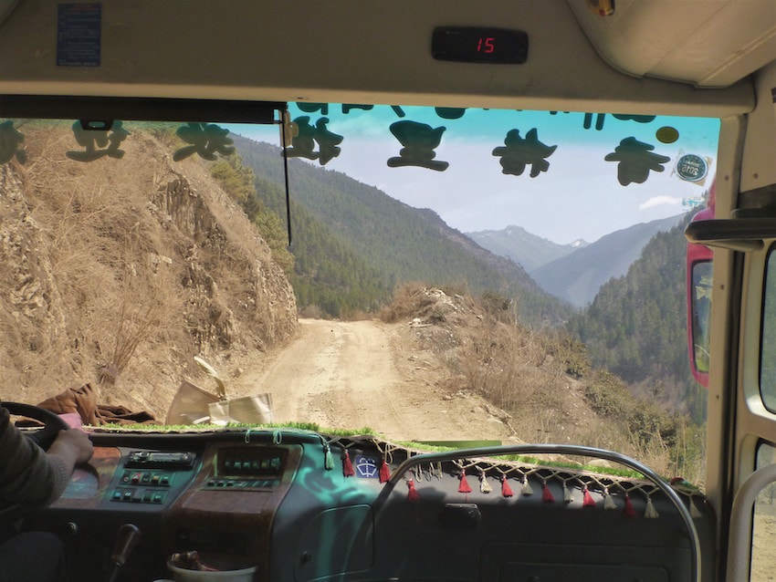 Road between Shangri-La and Litang in China/Tibet 