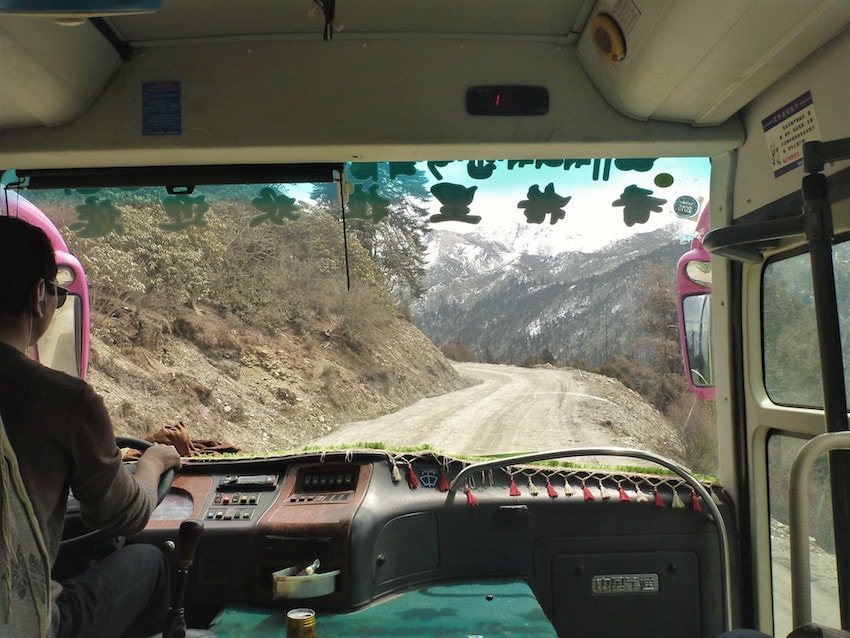 Road between Shangri-La and Litang in China/Tibet 
