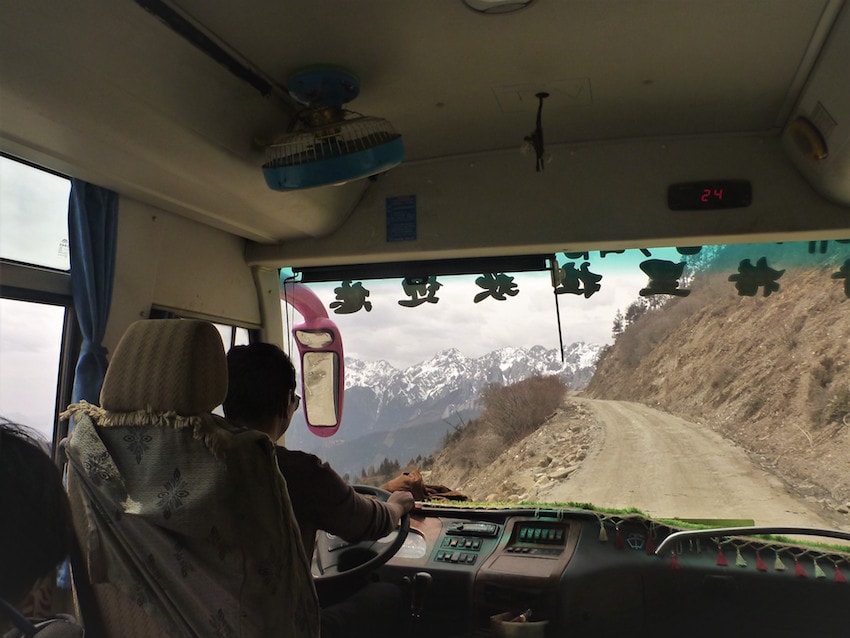 Road between Shangri-La and Litang in China/Tibet