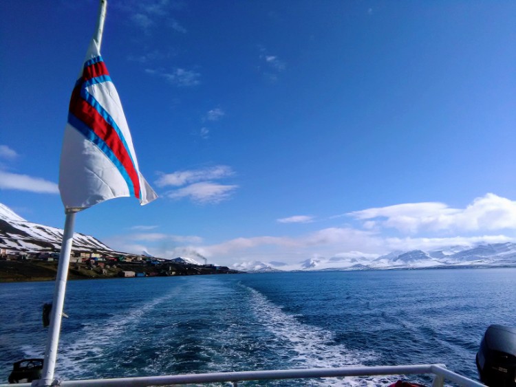 Svalbard Norway Fjord Scenery Boat Ride Henningsen