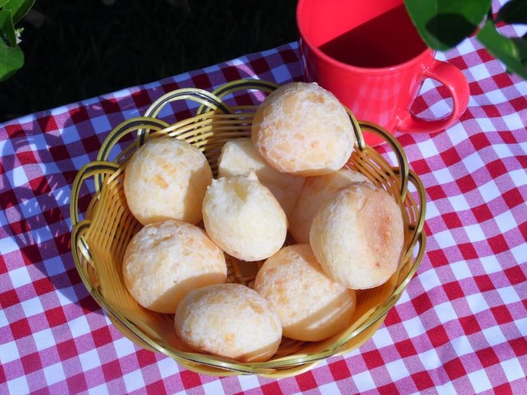 cuisine minas gerais pao de queijo